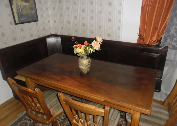 Appartement Schloss Weichs Zu Mit 2schlafzimmer Parkplatz Internet 75qm Zentrum Regensburg