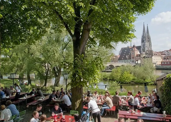 Schloss Weichs Zu Mit 2schlafzimmer Parkplatz Internet 75qm Zentrum * Regensburg