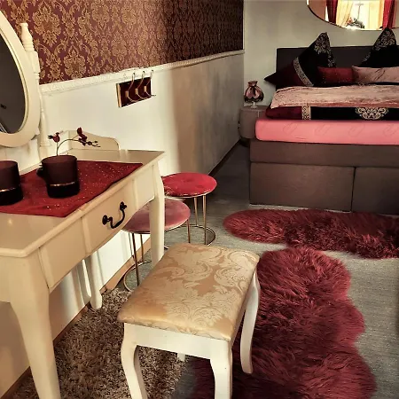 Schloss Weichs Zu Mit 2schlafzimmer Parkplatz Internet 75qm Zentrum Апартаменты Регенсбург