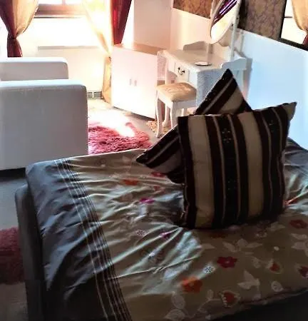 Schloss Weichs Zu Mit 2schlafzimmer Parkplatz Internet 75qm Zentrum Apartament